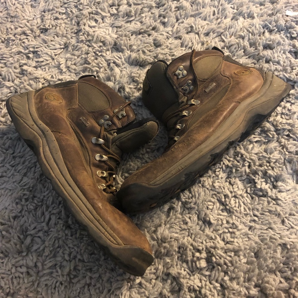 Timberland vintage distressed gortex boots